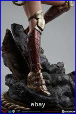 1/4 Scale Wonder Woman Premium Format Figure Statue Sideshow Collectibles