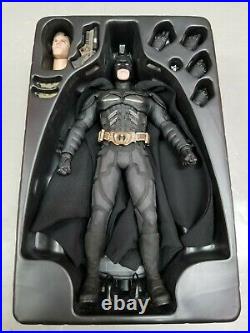 1/6 scale Hot Toys Dark Knight Batman MMS71 Figure