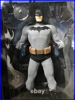DC Direct 13 16 Scale Deluxe Collector Action Figure Batman Modern Pre-Owned