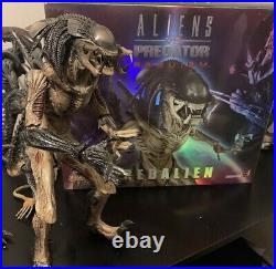 HOT TOYS MMS55 Alien vs Predator AVP-R Predalien 1/6 Scale Action Figure GREAT