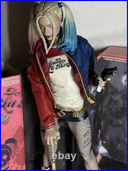 Harley Quinn Suicide Squad 16 1/4 Scale Collectible Figure