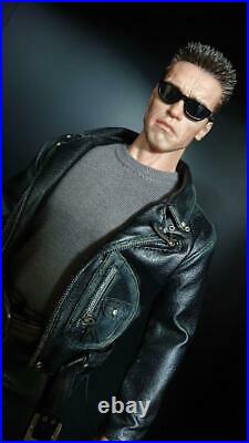 Hot Toys 1/6 Terminator 2 Judgment Day T-800 MMS117 Scale Figure