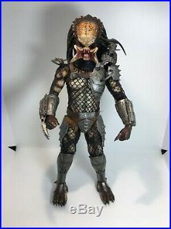 Hot Toys 1/6th Scale Classic Predator Action Figure Exclusive used low price
