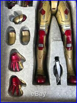 Hot Toys Iron Man 3 Mark XLII, MMS197-D02, USED, 1/6TH SCALE COLLECTIBLE FIGURE