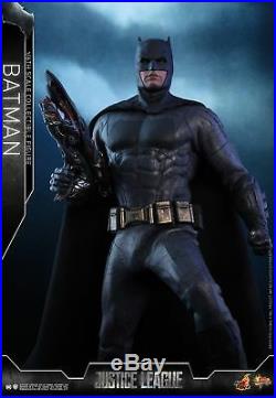 Hot Toys Justice League 1/6 scale Batman Collectible Figure MMS455