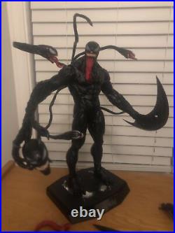 Hot Toys Marvel Venom 1/6 Scale Collectible Figure Special Edition