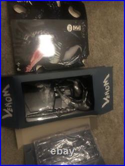 Hot Toys Marvel Venom 1/6 Scale Collectible Figure Special Edition