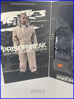 Hot Toys Prison Break Lincoln Burrows 1/6 Scale Action Figure Prisoner version