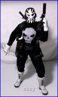 Hot Toys Punisher Sideshow 1/6 Scale Action Figure (Plus Helmet)