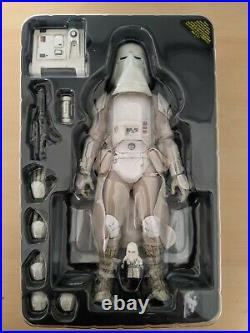 Hot Toys Snowtrooper ESB 1/6 Scale Figure