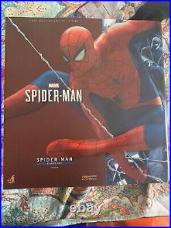 Hot Toys Spider-Man Scale 1/6 Action Figure VGM48