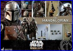 Hot Toys Star Wars The Mandalorian The Mandalorian 1/6th Scale New in Shipper