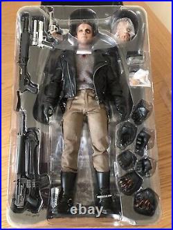 Hot Toys T-800 Battle Damaged Terminator 1/6 Scale Action Figure Mms238