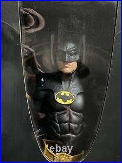 NECA (61241) 1989 Batman Michael Keaton Action Figure, Scale 1/4 Incredible