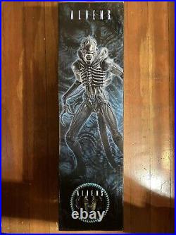 NECA Aliens 1986 30th Anniversary 1/4 Xenomorph Warrior Action Figure