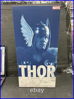 Sideshow Collectibles Sixth Scale Thor Action Figure NIB
