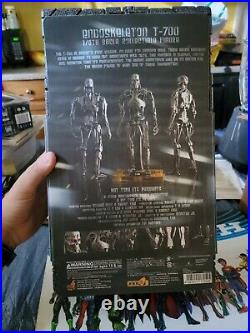 T-700 Endoskeleton 1/6 Scale Collectible Figure (Terminator Salvation) Hot Toys